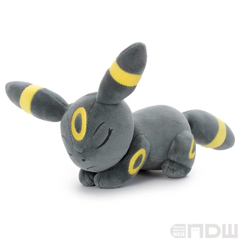 眠る姿のポケモンぬいぐるみ「すやすやフレンド」にブラッキー